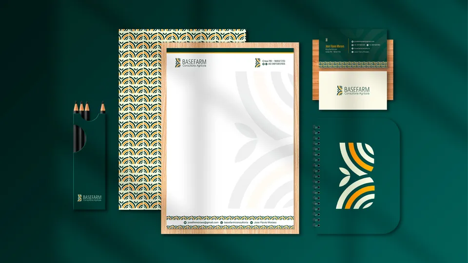 Papelaria e cartões de visita com a identidade visual da marca Basefarm